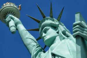 estatua-da-liberdade-na-loja-da-havan-em-barra-velha-santa-catarina (1)