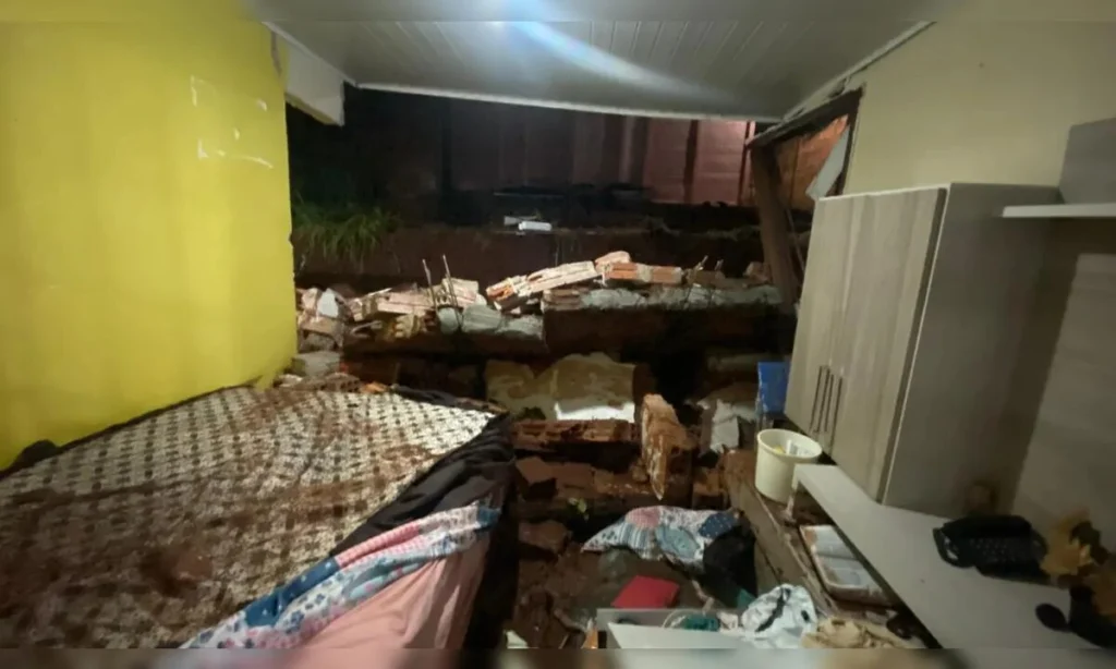 o-imovel-foi-interditado-pela-defesa-civil-01078078-0-202604012228-ProportionalFillBackground