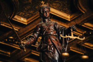 estátua da justiça foto pexesl