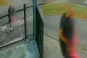 rapaz-de-19-anos-flagrou-a-cena-e-parou-uma-viatur-01083243-0-202604211602-ProportionalFillBackground