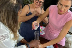 Projeto oferece sutiãs com prótese a mulheres que enfrentaram câncer de mama