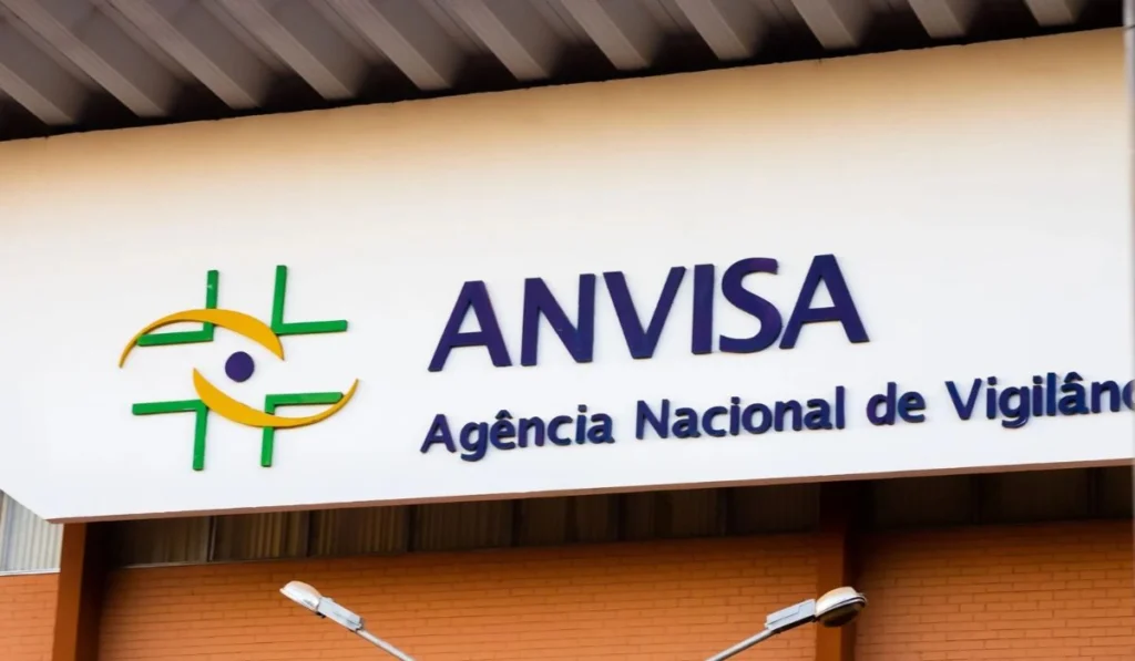 Anvisa estabelece que hidratante facial clareador deve ser retirado das prateleiras e apreendido. Foto: Anvisa