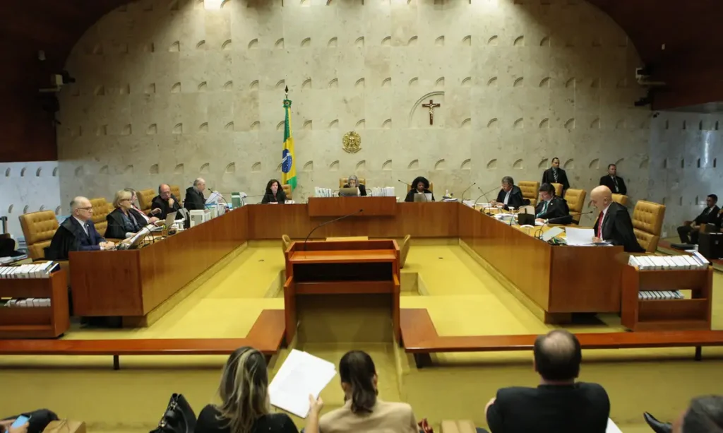 1100575-rovros_abr_061217bancoimagemfotoaudiencia_ap_364098
