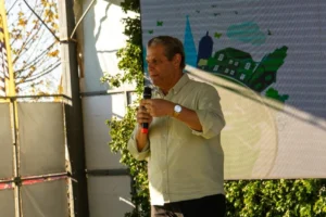 Sustentabilidade exige ação coletiva e mudanças de hábito, defende Silvio Barros na Arena Sustentável