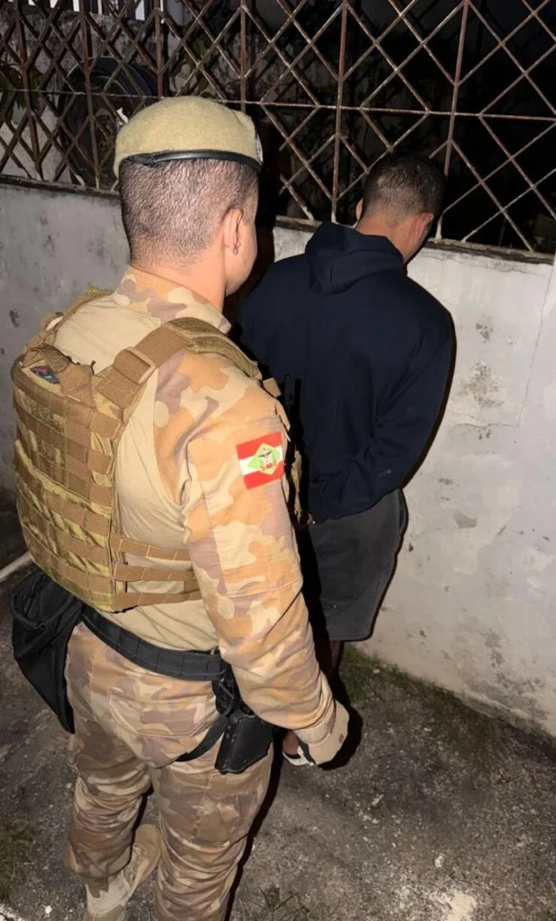 suspeito de triplo homicídio em sarandi