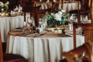 Picture of the set table in the classic restaurant
