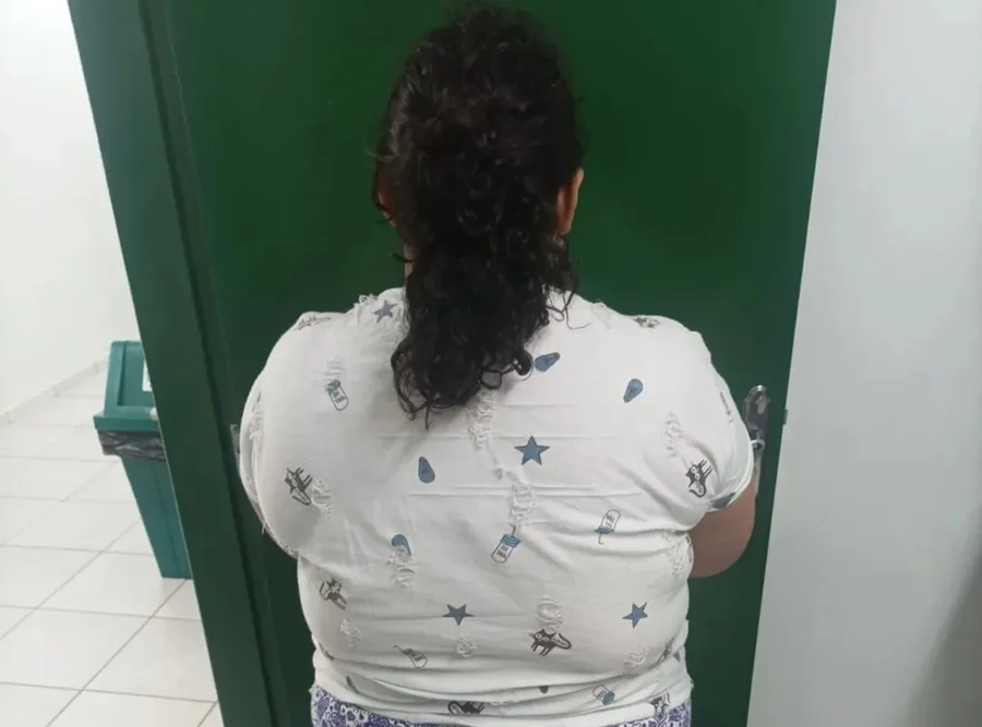 policia-civil-prende-em-flagrante-mulher-de-37-anos-que-se-passava-por-adolescente-de-12policia