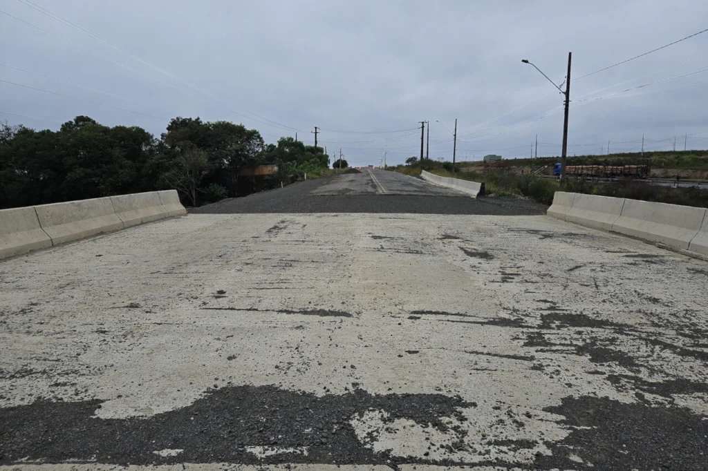 pr-364_pavimento_e_viaduto_em_irati_005