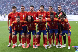 selecao-espanhola-perfilada-1536×1024