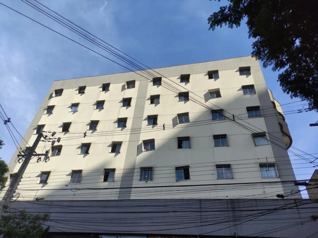 Prédio famoso: 'Janelas' tortas do Edifício Guinza em Maringá não foram projetadas como tal | Foto: Felippe Gabriel/GMC Online